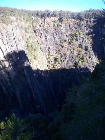 Apsley Falls - a very large hole in the ground